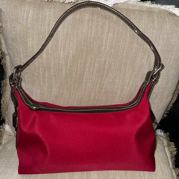 Pre owned shoulder bag with adjustable shoulder strap - Picture 1 of 5